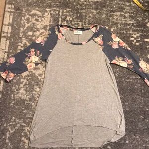Threads Studio floral sleeves baseball tee size M